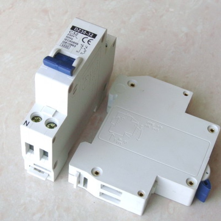 Modulare dpn interruttore 1p + n 32a 4,5 ka calibre 230 su guida din jr international - 1