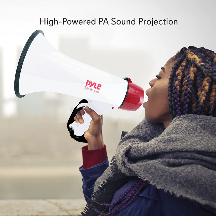 Megaphone 35w 40w Pyle with cord microphone and siren range 800 to 1000m adjustable volume
