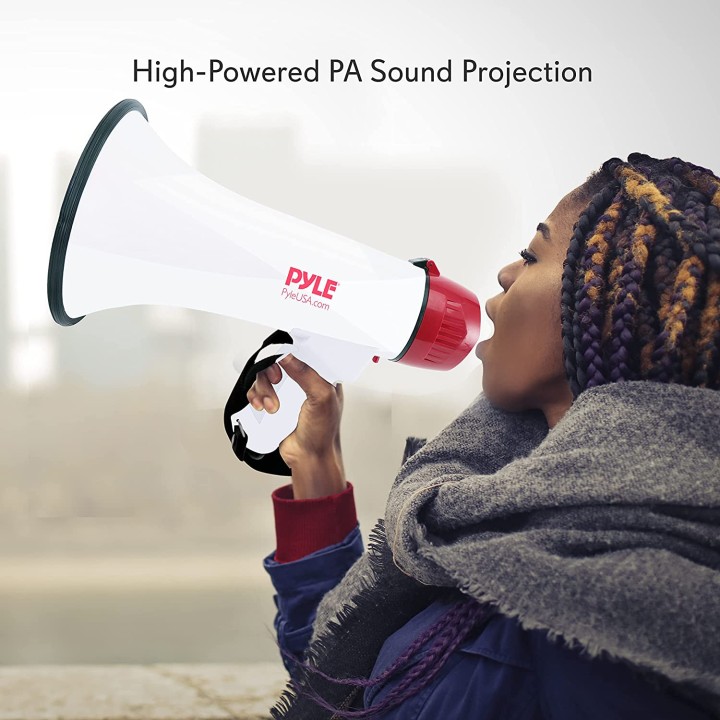 Megaphone 35w 40w Pyle with cord microphone and siren range 800 to 1000m adjustable volume