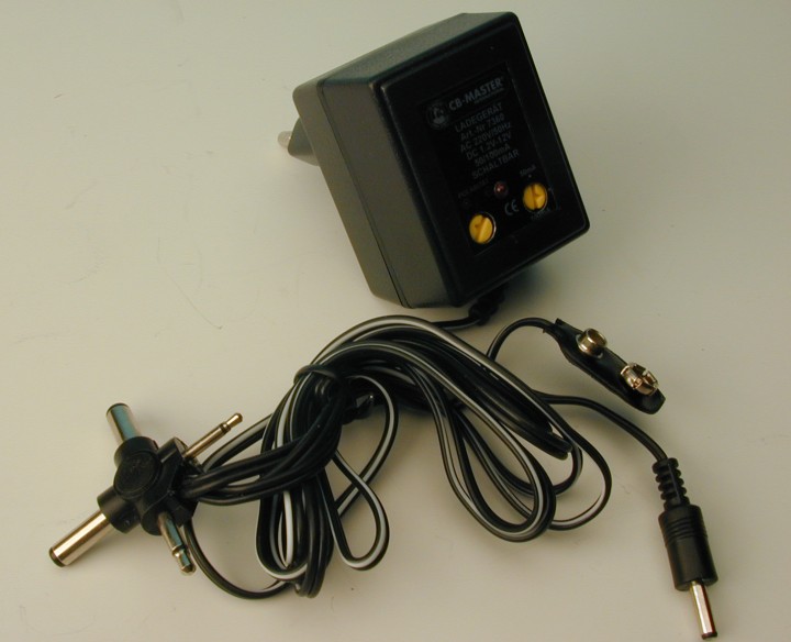 Charger electronic automatic refilable battery charger cadmium nickel charger 220vac 1.2 to 12vdc 50 100ma plug in charger back 