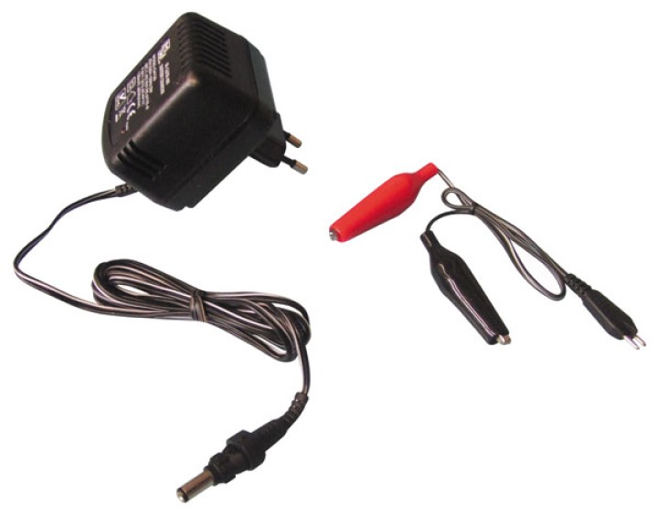 Cargador electronico automatico bateria recargable con clavija 220vca 1.4 14vcc 120ma cargadores electronicos jr international -