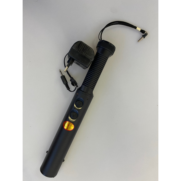 Torche electrifiee eclairage rechargeable taser paralyseur shock electrique 300kv baton defense