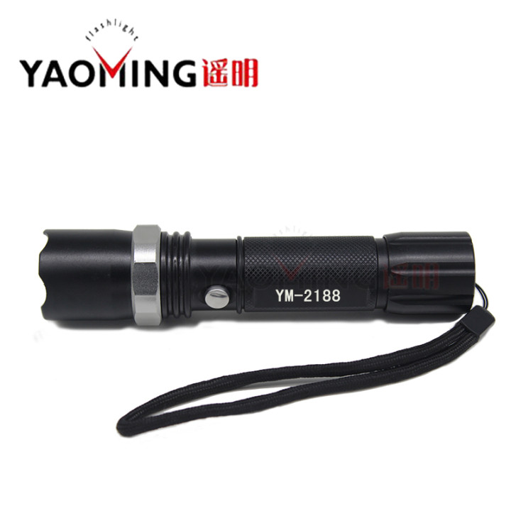 Baton lumineux 26cm torche Eclairage led lumiere rouge circulation route aeroport