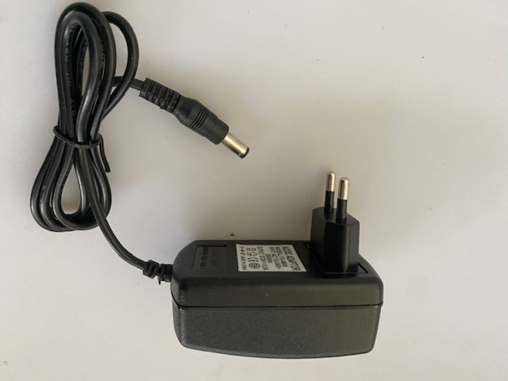 Electric plug in power supply plug in main supply 220vac 8vdc 500ma plug in electrical supply for 12v video surveillance camera