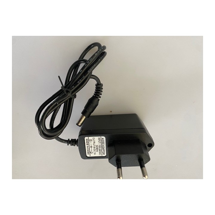Adattatore con spina 220vca 8vcc 500ma per cinepresa telecamera 12v alimentatore con spina
