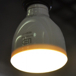 Recargable llevó la iluminación de la luz 5w e27 bombilla led llámpara de emergencia para el hogar 2835 batería smd led bombilla