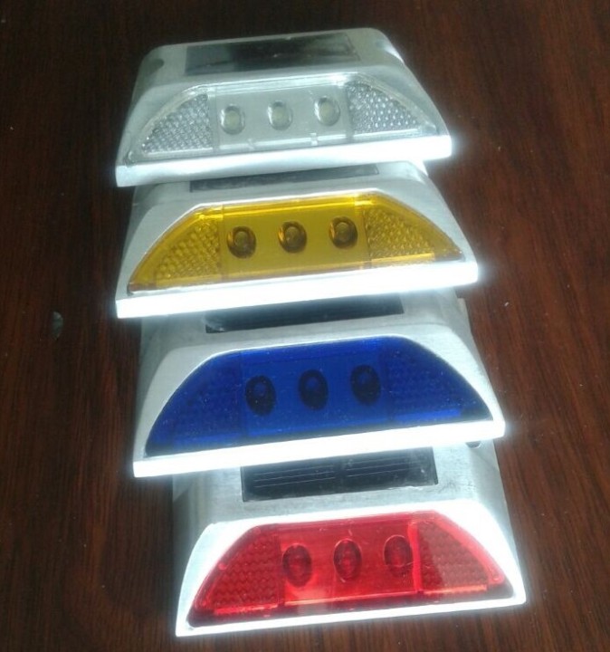 Led solare vite prigioniera strada strada e giardino catodica ip66 rosso giallo blu verde scelta jr international - 3