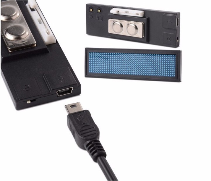 Mini recargable LED azul Display programable Insignia conocida de desplazamiento con la programación USB, diferentes idiomas, 8 