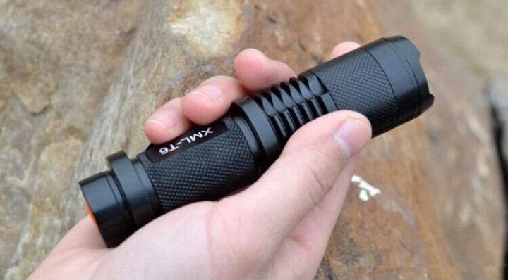 Torche led 10w zoom Cree xml T6 18650 + chargeur lumière 2000 lumen eclairage zoom high-tech place - 7