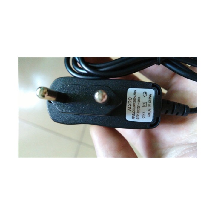 Ladegerät 110 v 220 v 8,4 v 10 v 500 mah 0,5a 5,5mm x 2,1mm für akku 9 v detektor DFPV1 vhbw - 2