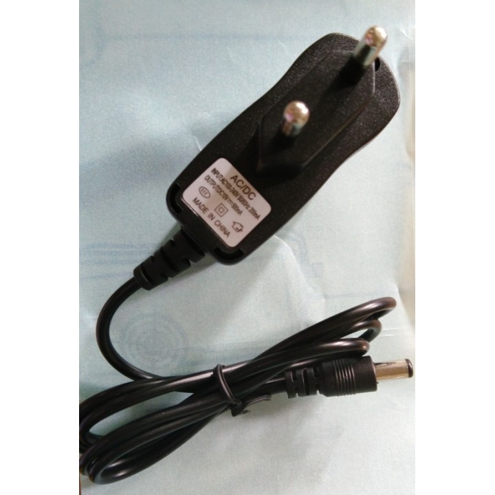 Ladegerät 110 v 220 v 8,4 v 10 v 500 mah 0,5a 5,5mm x 2,1mm für akku 9 v detektor DFPV1 vhbw - 3