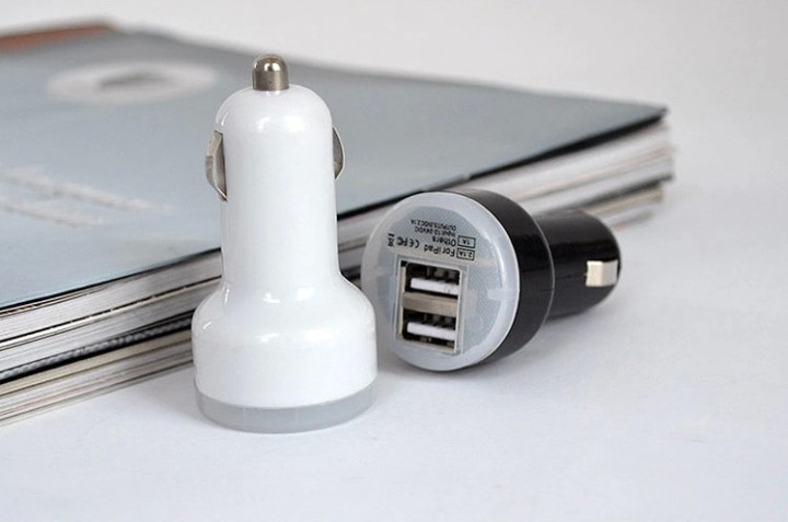 Charger adattatore di alimentazione 12v 5v dual usb accendisigari mp3 ipod hq p.sup.usb201 bluestork - 1