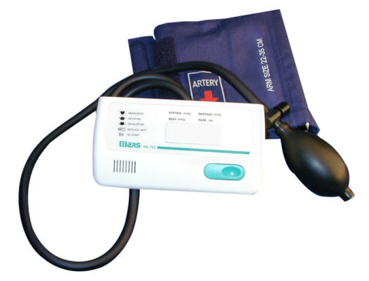 Sfigmomanometro elettronico ms702 misuratore pressione sanguigna bracciale diagnostico facile jr international - 1