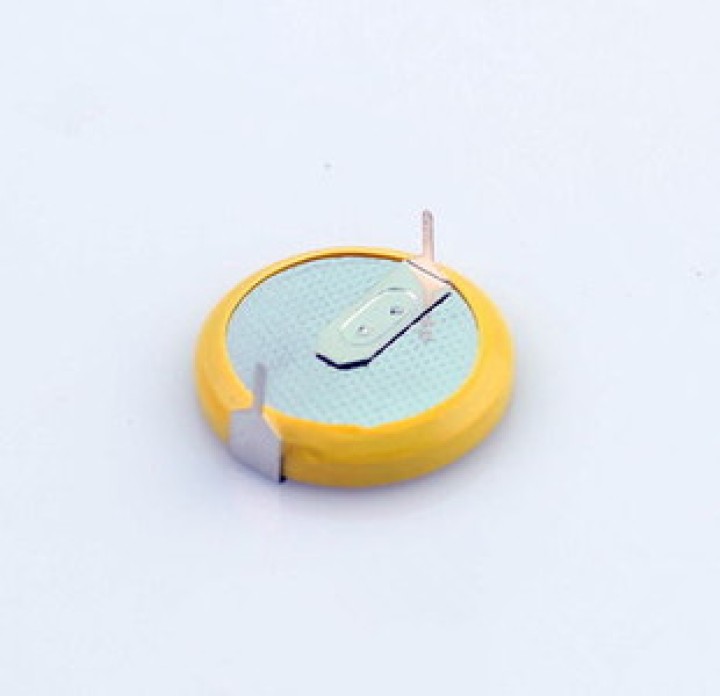 Batteria al litio da 3,0 v 230mah con codoli a saldare cr2032lf un pulsante di accensione velleman - 1
