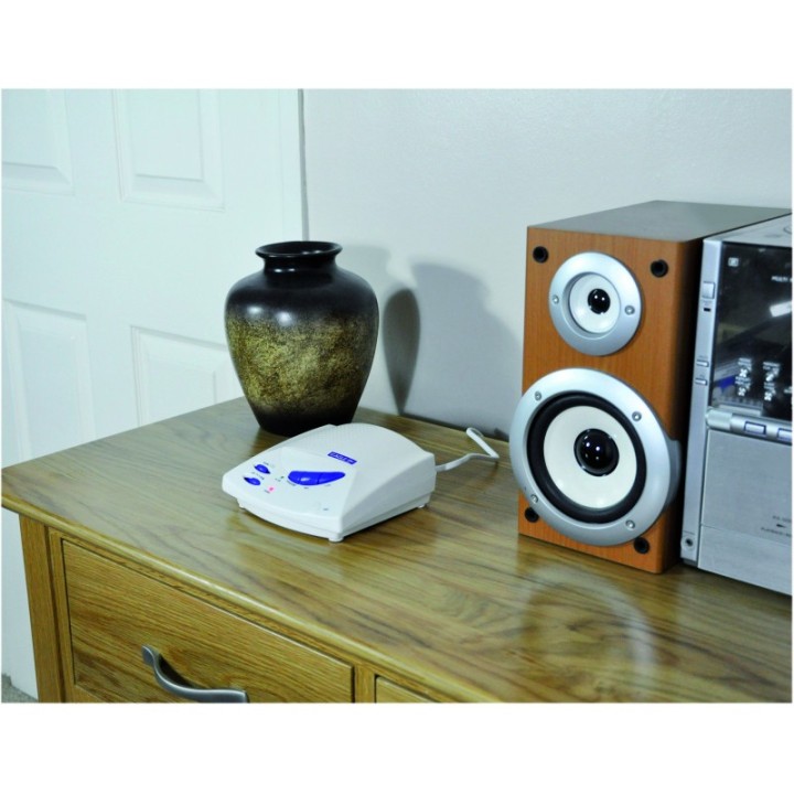White hands free 3 channel wireless intercom with volume control and channel selector. sold in pairs altai - 4