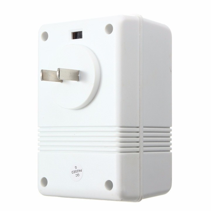 Step Down Travel Voltage Converter 150W eclats antivols - 1