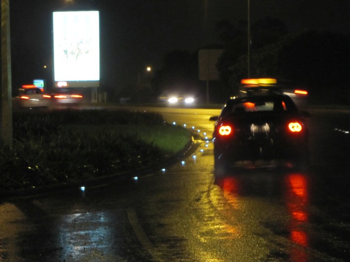 Illuminazione solare del bastone della vite prigioniera della strada bianca 6 segnaletica stradale segnaletica di sicurezza ecla