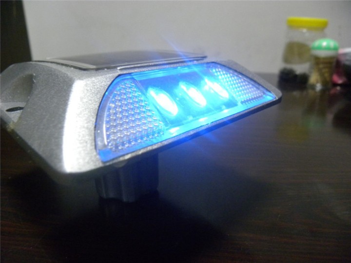 Quadratischer Aluminium-LED-Katzen-Rye-Reflektor-Solarstraßen-Bolzen mit Anker eclats antivols - 6