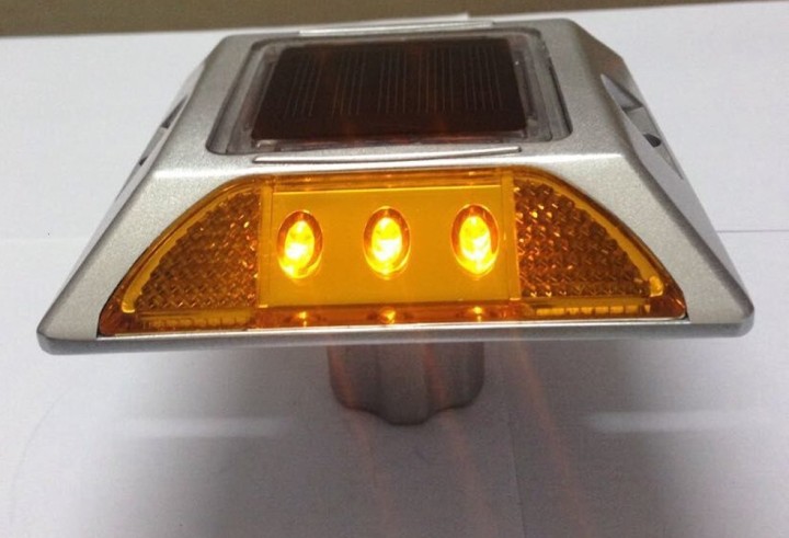 Quadratischer Aluminium-LED-Katzen-Rye-Reflektor-Solarstraßen-Bolzen mit Anker eclats antivols - 10