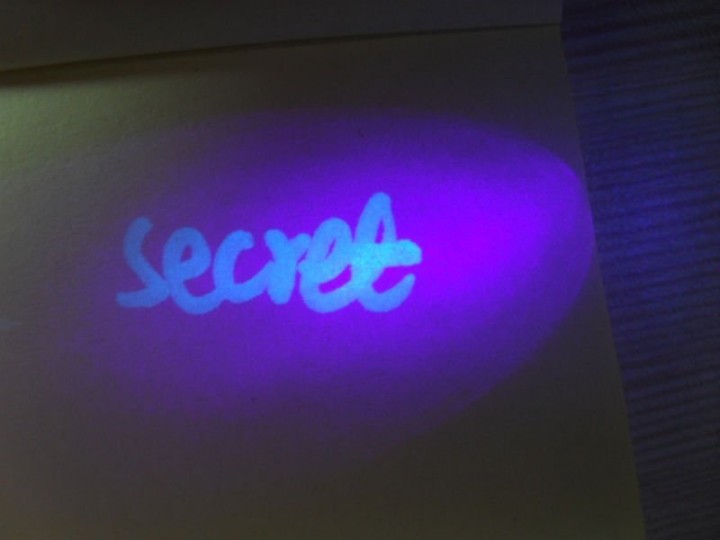 A felt pen ink ultraviolet invisible ultraviolet lamp with pink agenda jr international - 1