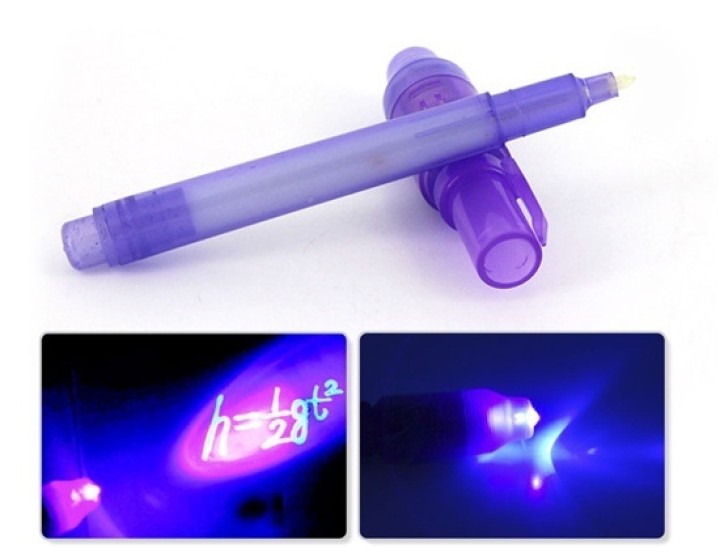 Una tinta de rotulador ultravioleta lámpara ultravioleta invisible con la agenda de rosa jr international - 5