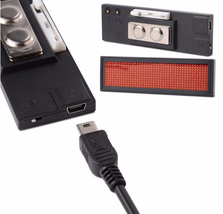 Mini ricaricabile display a led rossi programmabile nome distintivo Scrolling Con programmazione USB, lingue diverse, 8 compatib