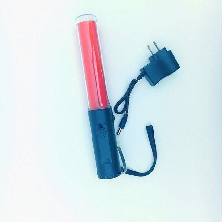 Baton lumineux led rouge + batterie rechargeable + chargeur 220v 5v support magnetique