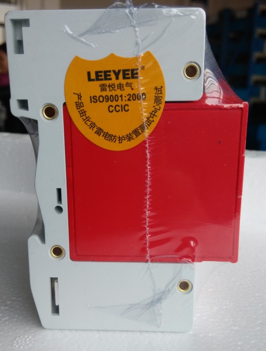 Surge pole high capacity rail din 385v/420v 4 percent surge arrester type 1 80ka hager - 3