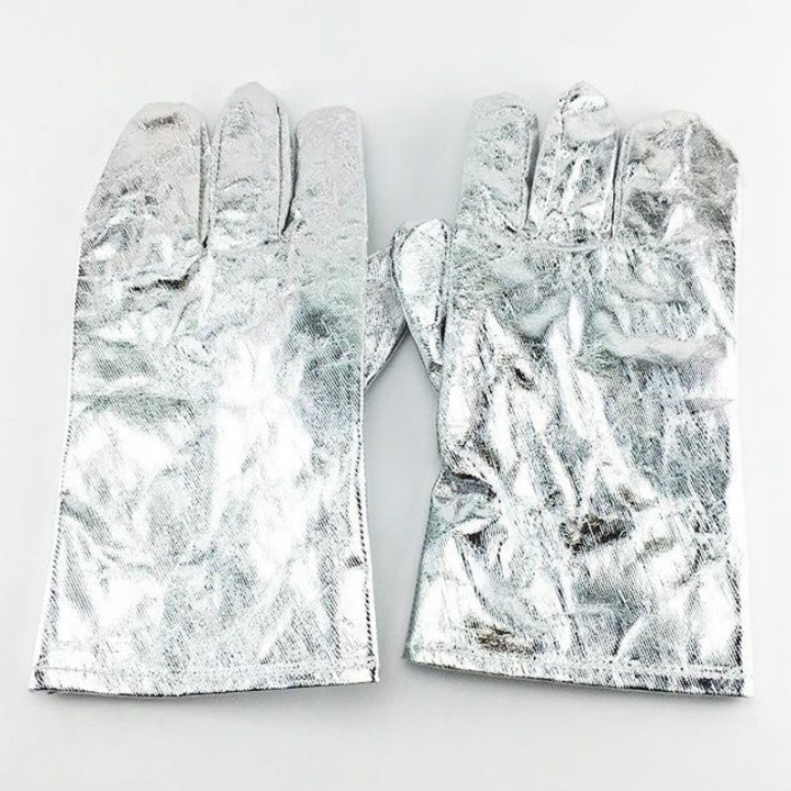 Noleggio da 1 a 7 giorni Tuta alluminio resistente calore 900°c autorizzazione ga88 94 casco guanti prottezione scarpe jr intern