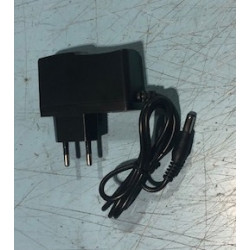 Adaptador de corriente 110v 220v 12v 1a a 5,5 x 2,1 mm enchufe hembra convertidor jr international - 1