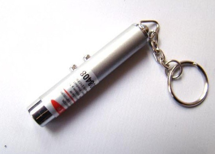 2 in 1 laserpointer taschenlampe rot weißes licht lazer 150m keyring jr  international - 3